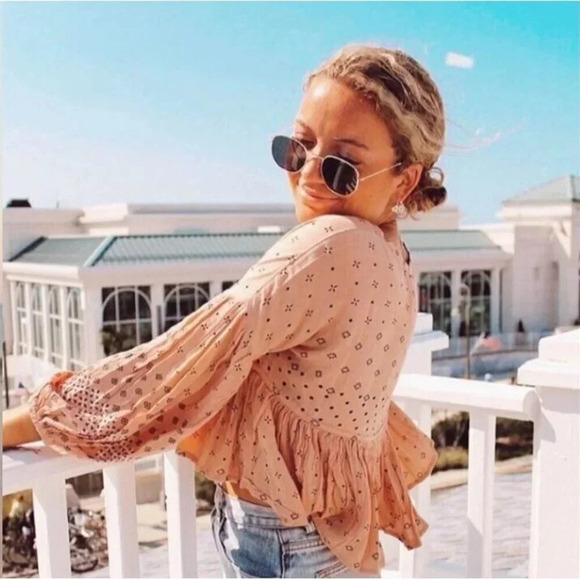 O'NEILL Peplum Deep V-Neck Cropped Boho Puff Long Sleeve Print Top Peach Sz S - Picture 1 of 7